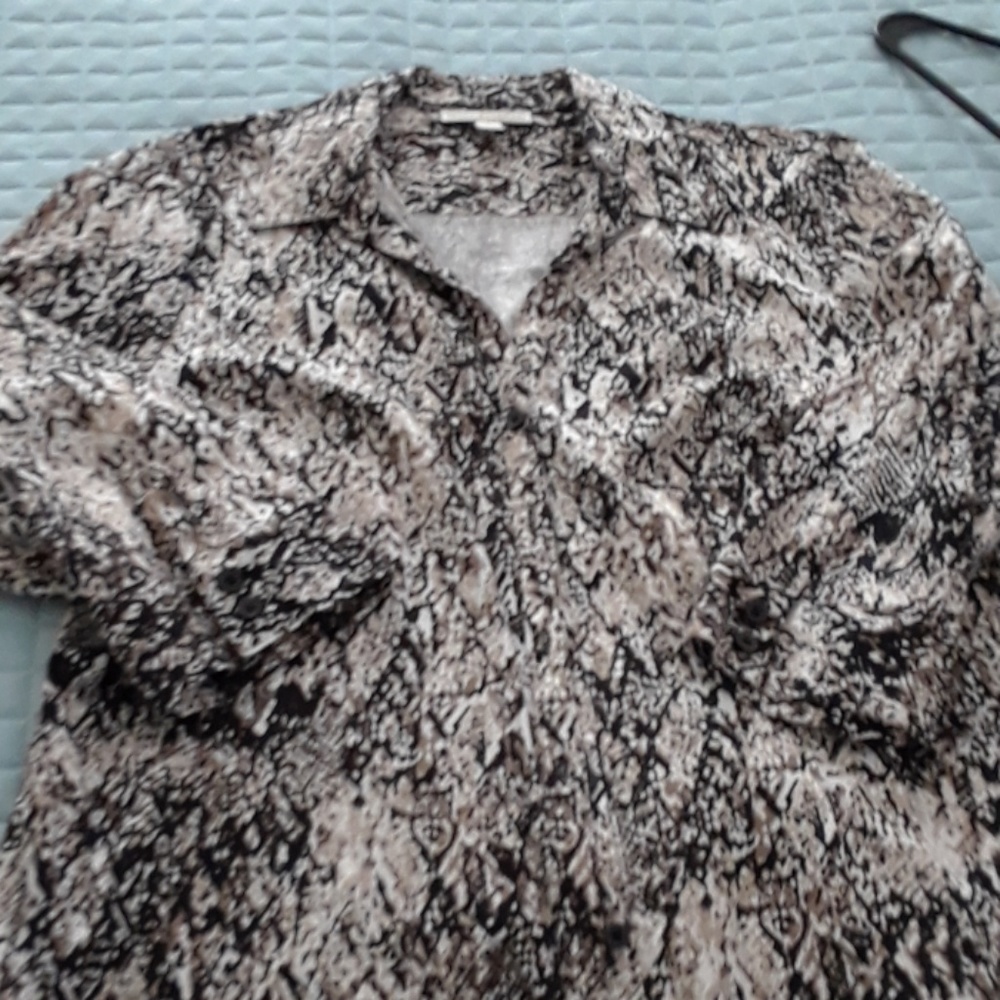 Button down 3/4 length sleeved tiger print blouse